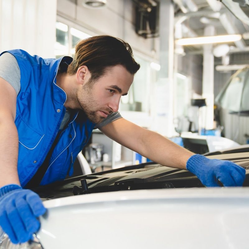 mot-service-car-station-technician-mechanic-fixi-2021-12-09-11-50-31-utc-min